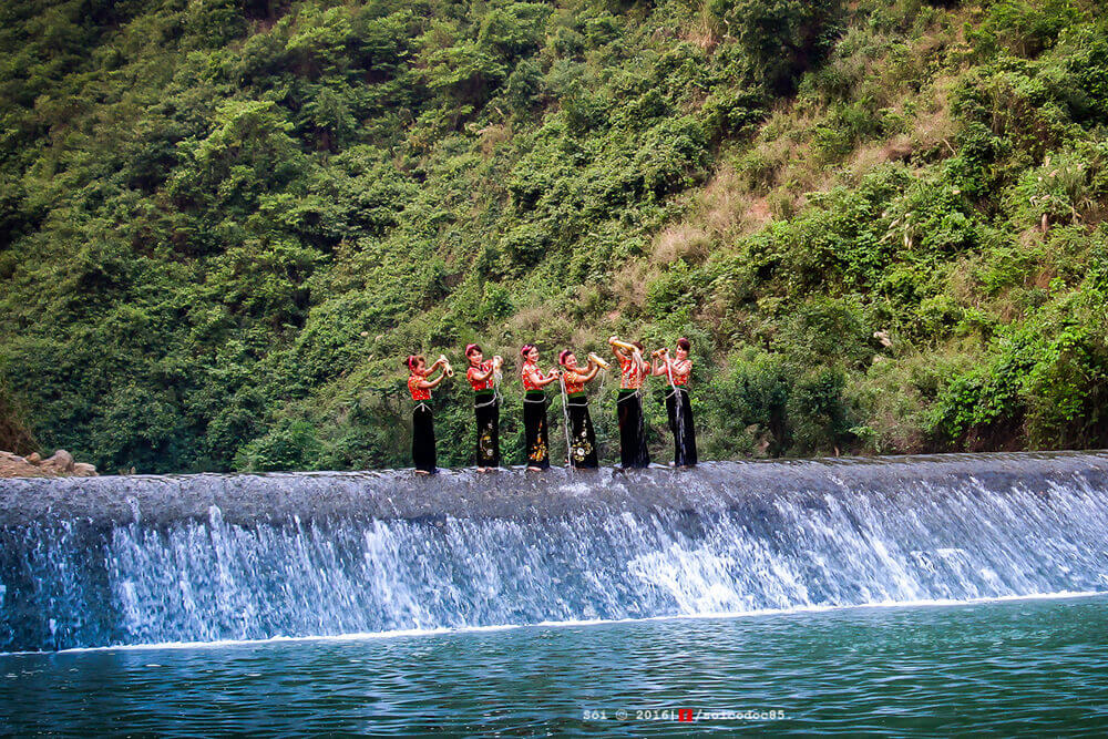 Hồ Suối Chiếu Tour Tà Xùa